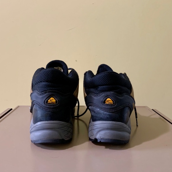 NIKE ACG HIKING SHOES  US9 GORE TEX VIBRAM SOLE  GREAT CONDITION - Picture 4 of 10